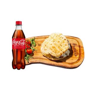 Ćevapi u umaku od kajmaka + Coca-Cola 0,5l