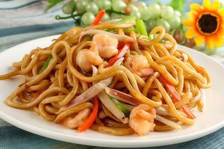 34 Yaki Udon Con Gambas