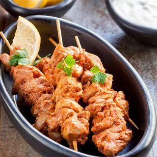 Plato De Pollo Tikka Shashlik Especial