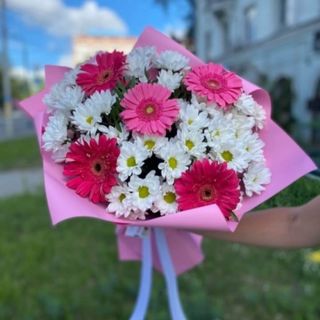 ქრიზანთემების და გერბერების მიქს თაიგული