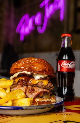 MFM BURGER + Cola