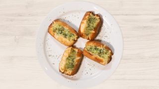 Pan De Ajo Con Queso Mozzarella (4 Uds.)