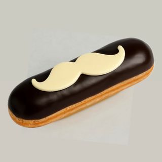 ეკლერი ვანილის კრემით და შავი შოკოლადით