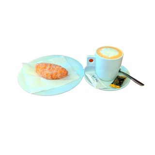 Cafe con leche + xuxo de  crema 