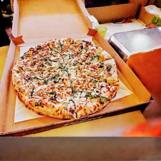 Фамилна пица Бианка  (1200г)