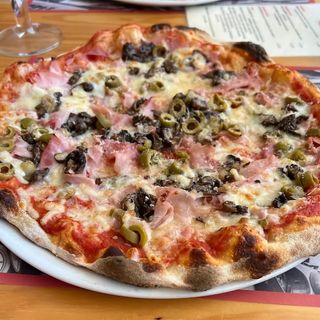 Pizza quattro stagioni