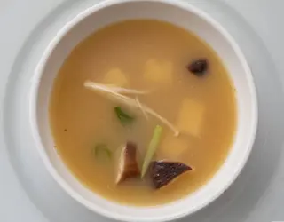 15.Sopa De Pollo Con Champiñones