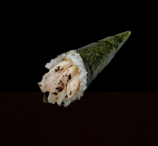 Temaki de pez mantequilla con trufa