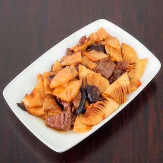 Ternera Con Bambú Y Setas Chinas