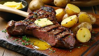 Tomahawk de porc la grill