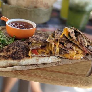 Quesadilla cu mușchi de vită