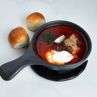 Борщ по-киевски с говяжьим ребром