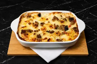 Salsiccia funghi e scamorza.