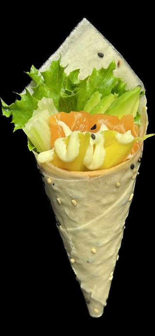 T29.TEMAKI SALMON CON MANGO 1U