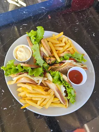 Beef Club sendvič