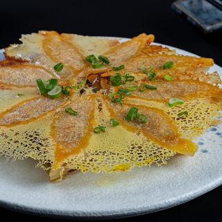 煎餃  Dumpling a la plancha 