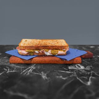 20. Mortadella, stracciatella e pistacchi