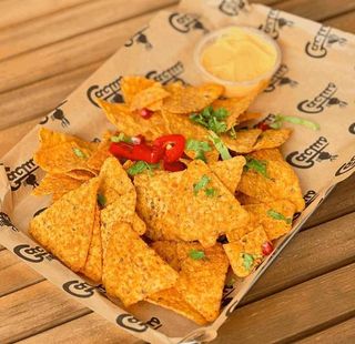 Nachos z Dipem Serowym