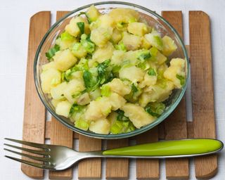 Варени картофи с лук