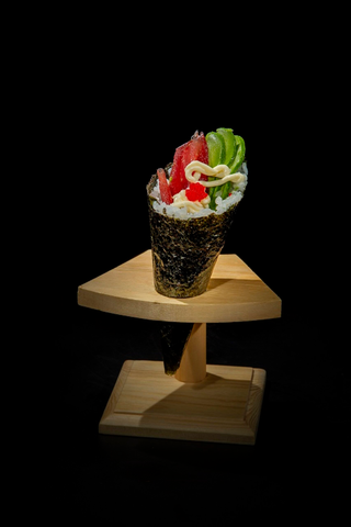 60A. Temaki De Atún Y Aguacate (1 Ud.)