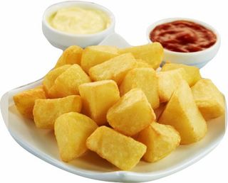 Tapa Caliente Patatas Bravas Con Salsa Ali Oli De Leche