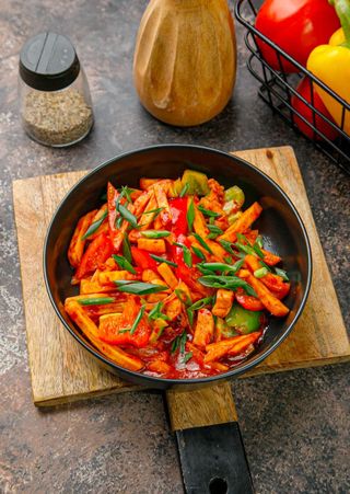 Фри с курицей (300г)