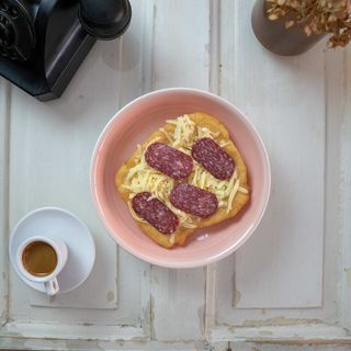 Мекица с луканка и кашкавал (140г)