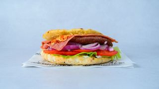 Leo gurmanska pljeskavica u somunu