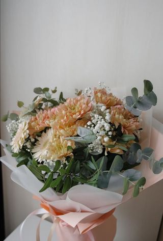 ევკალიპტი ქრიზანთემა გერბერა