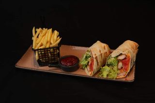 Тортила с хрупкаво пилешко филе