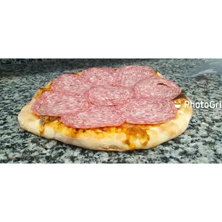 19. Pizza salame dolce