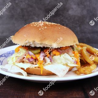 Фараонски бургер с мляно свин.месо + Пърж.картофи 100г + Coca-Cola 0.330ml