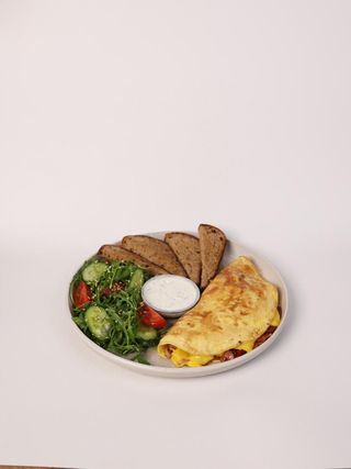 Omletă cu bacon și ciuperci