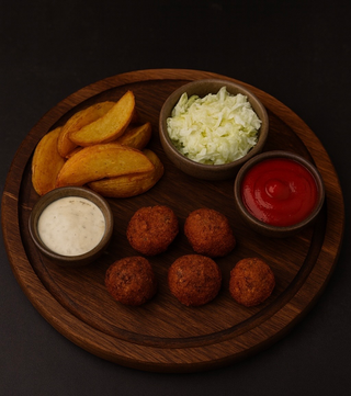 Meniu falafel 600g + bautura la alegere
