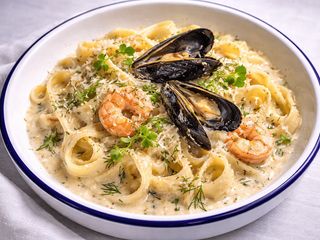 Паста з креветками в вершковому соусі (300g)