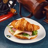 კრუასანი შებოლილი ორგულით