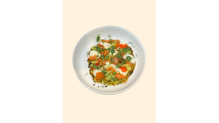 Placek z cukinii i łososia