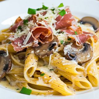Paste prosciutto e funghi