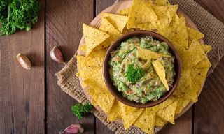 Nachos con guacamole