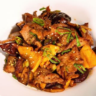 Ternera Con Bambú Y Setas