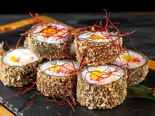 Гарячий ролл з лососем (300 гр)