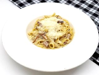 Tagliatelle Carbonara Cremosa (Pancetta)