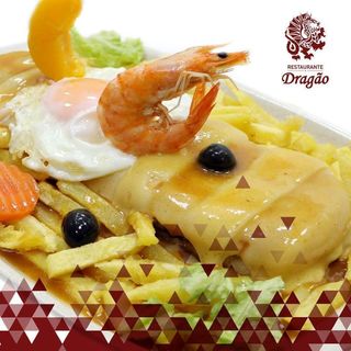 Francesinha super especial c/ batata e ovo