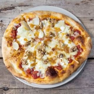 Pizza La Cabra Tira Al Monte