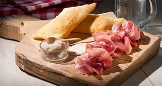 Gnocco fritto e crudo di Parma