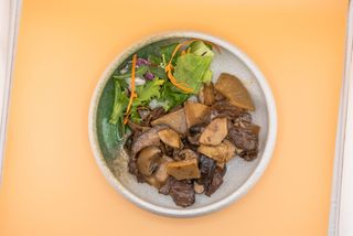 202 Manzo funghi e bambù