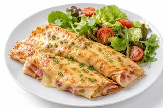 Crêpes Gratinées Et Sa Salade