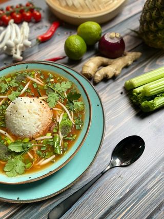 Thai z ryżem i kurczakiem