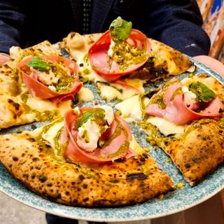 Pizza Boloñesa (30 x 30 Cm.)