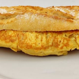 Montado De Tortilla Francesa